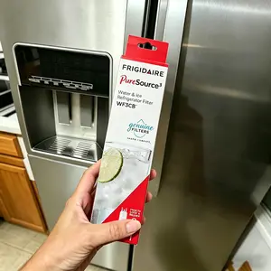 WF3CB Water Filter Replacement - Compatible with Frigidaire WF3CB, PureSource 3, 706465, 242086201, 242069601, PS3412266, AP4567491 Water Filter Replacement, Height 9 Inches