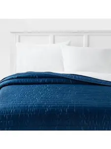 King Satin Quilt Dark Blue - Room Essentials