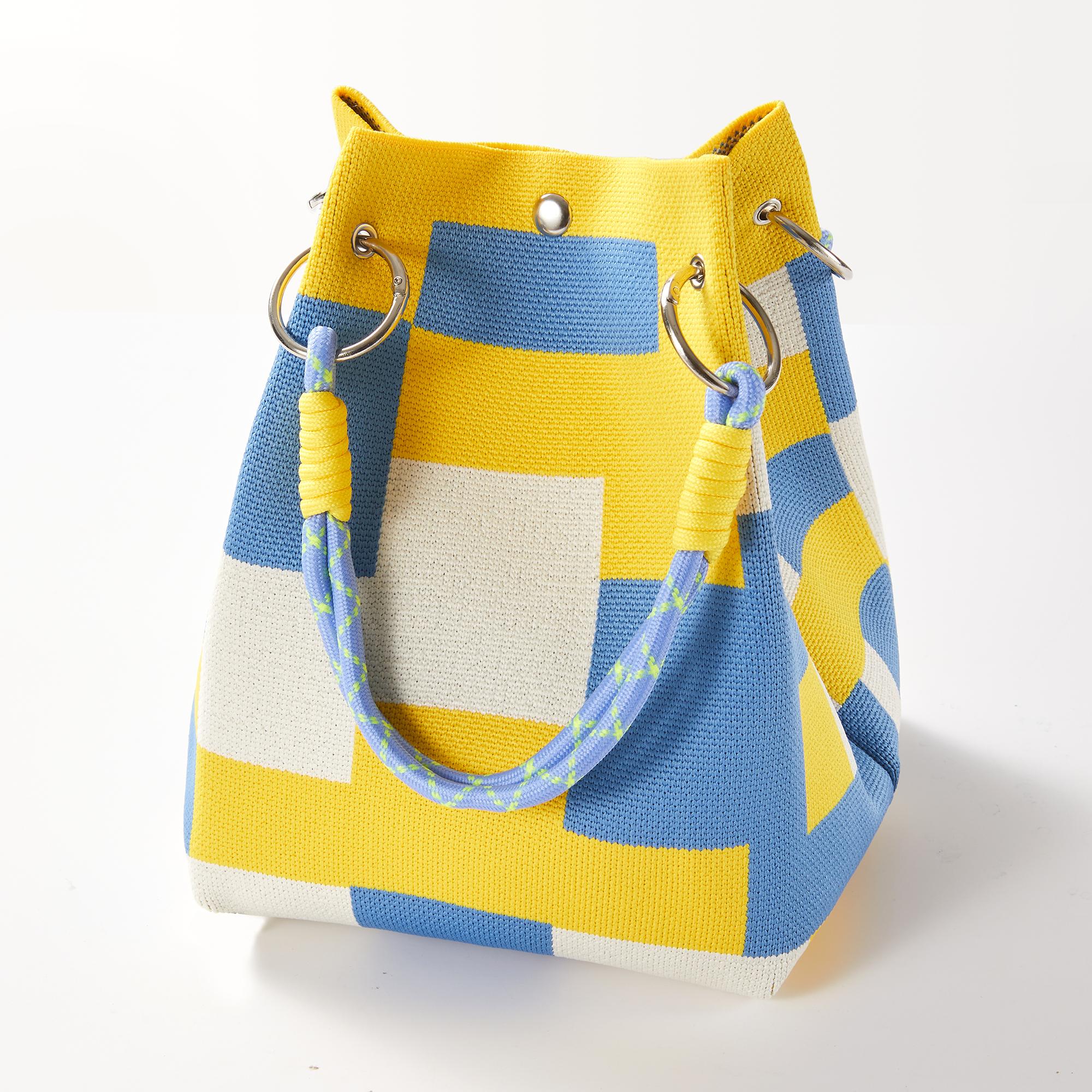 New Fashionable Women's Handbag - Multi-functional Mini Tote with Secure Snap Closure, Small Capacity, Suitable for Travel, Outdoor, Commuting, and Daily Use, Featuring Durable Handles and Stylish Accessories