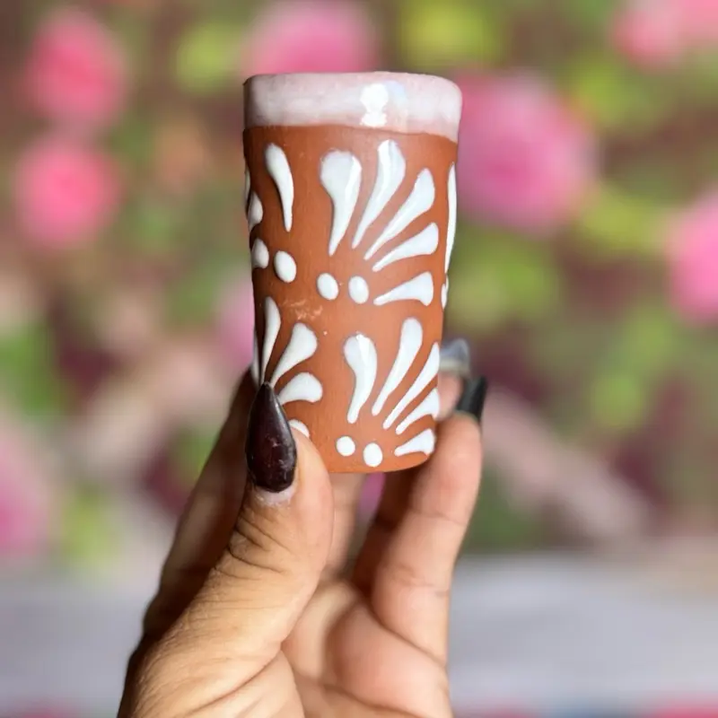 Engove tequilero relieve largo color terracota con blanco  <cielito lindo> Drinkware
