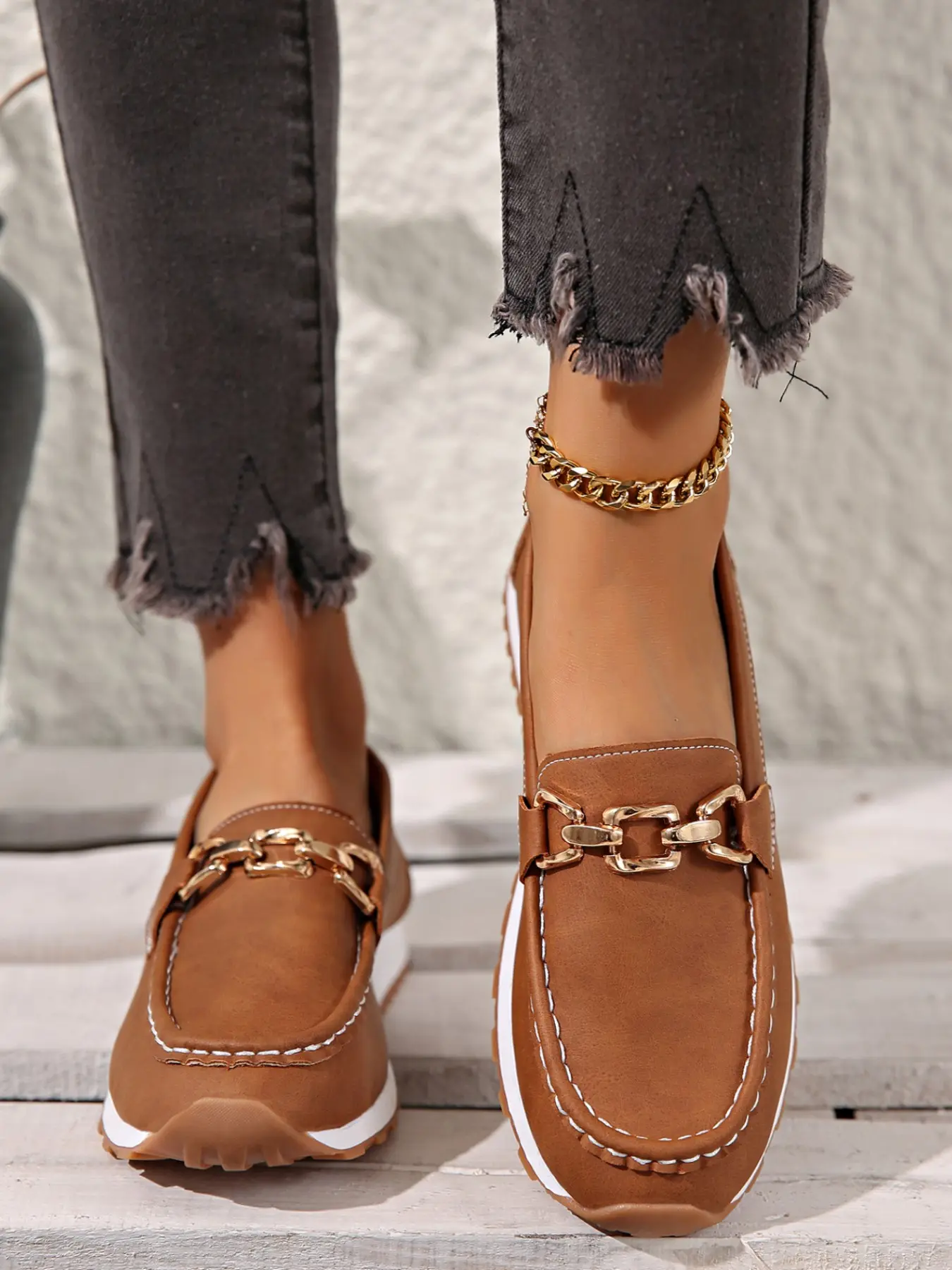 Women's Casual Slip-On Smooth Leather Comfortable Sporty Wedge Loafers, Chain Trim Decor, Modern Style All-Season Shoes, Fashion Shoes