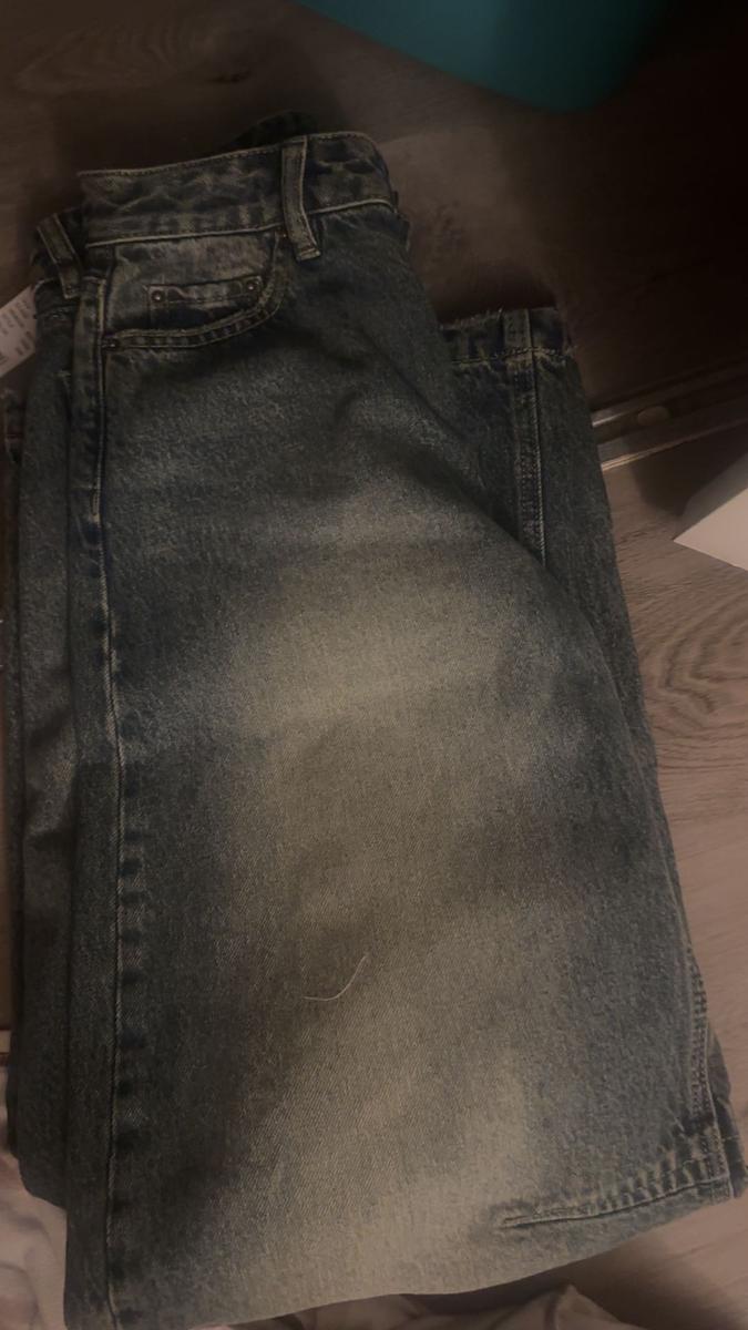 Item: MEDIUM INDIGO, 24