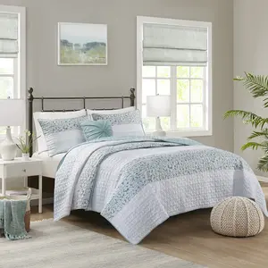 Madison Park Caralie 4 Piece Floral Seersucker Quilt Set with Throw Pillow & Shams, Hypoallergenic Microfiber Bedding