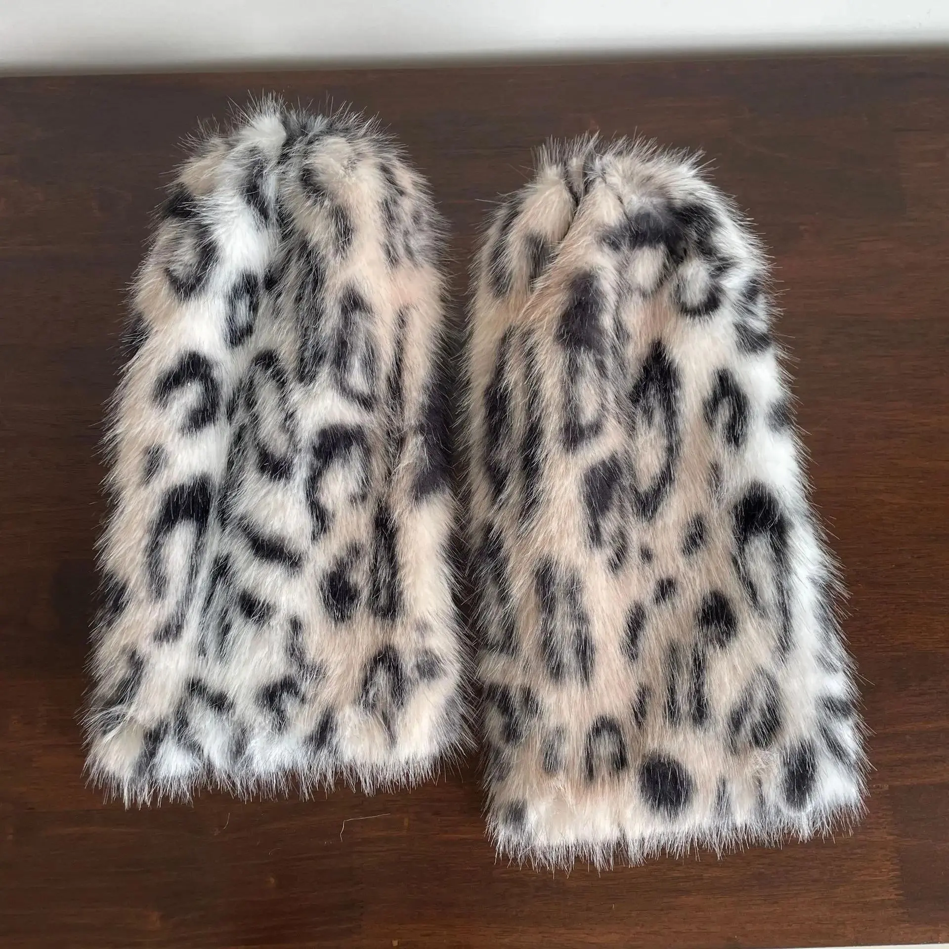 Leopard Print Faux Fur Leg Warmers for Women, Thick Harajuku Punk Boot Covers for Winter Lolita Cosplay, Socks