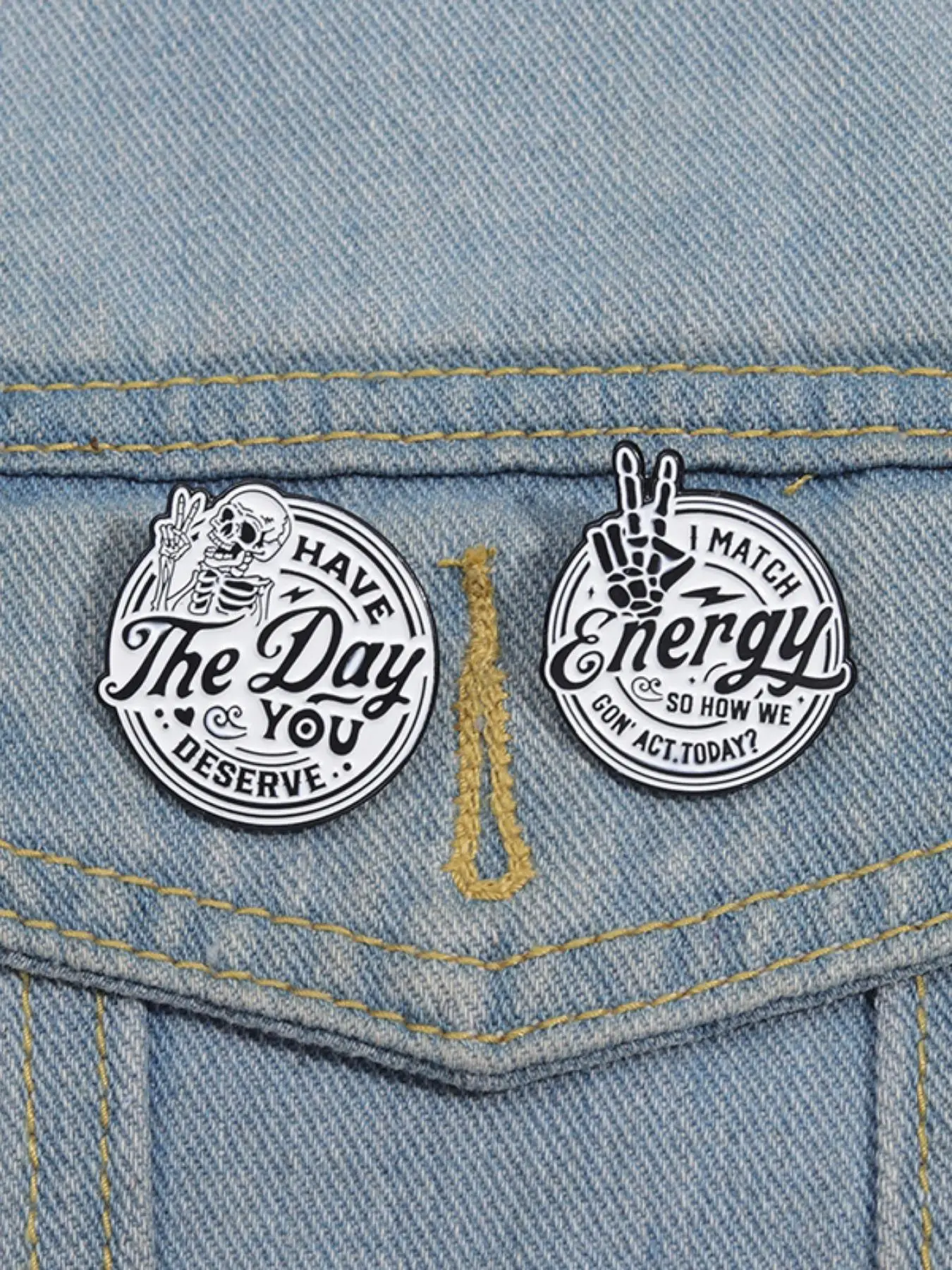 Skull & Letter Design Brooch Pin, Gifts for Wife, 2 Counts Alloy Clothes Brooch, Fashion Accessories for Daily Clothing Decoration, Suitable for Backp