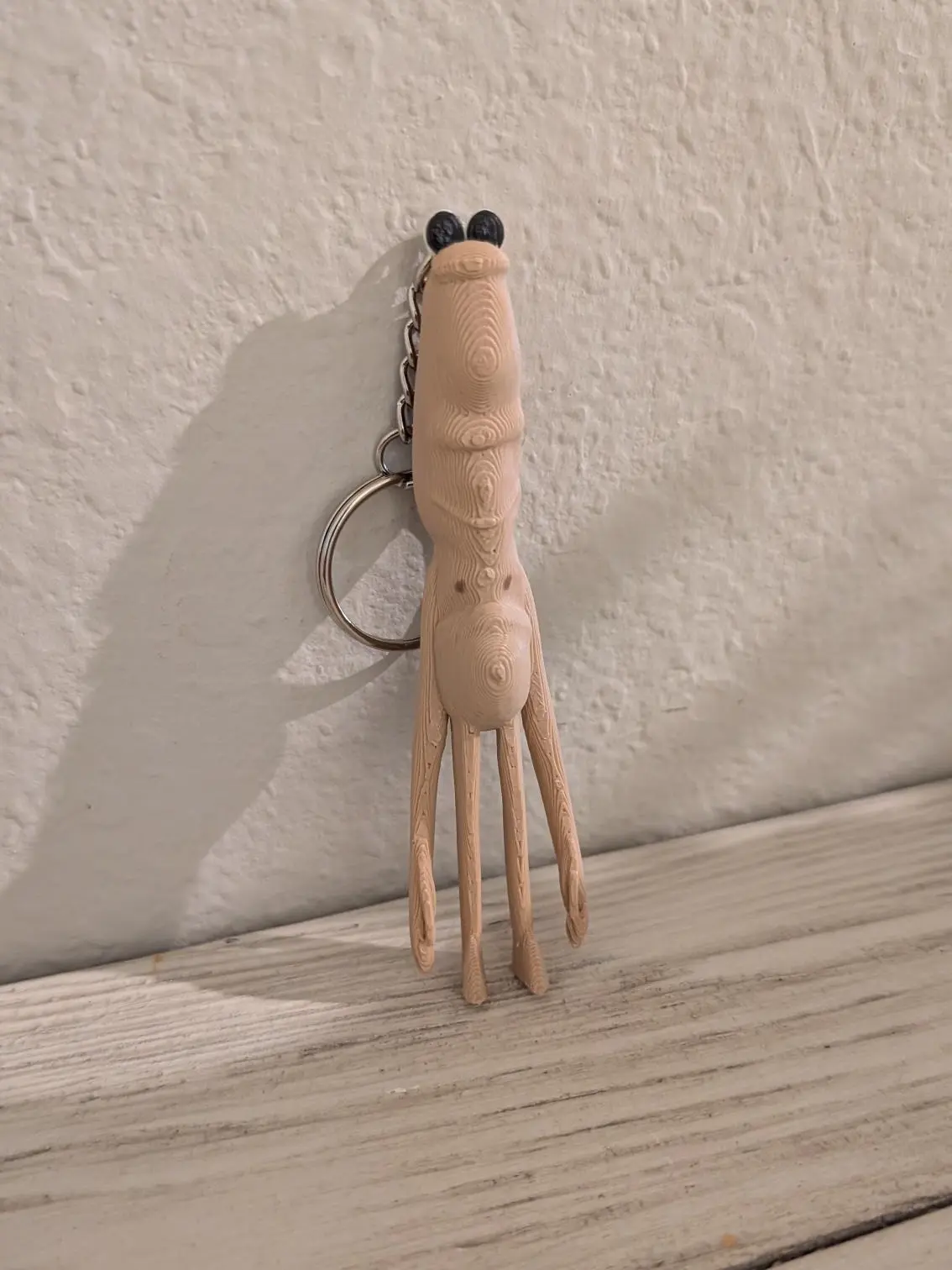Marcus The Worm Keychain, Magnet