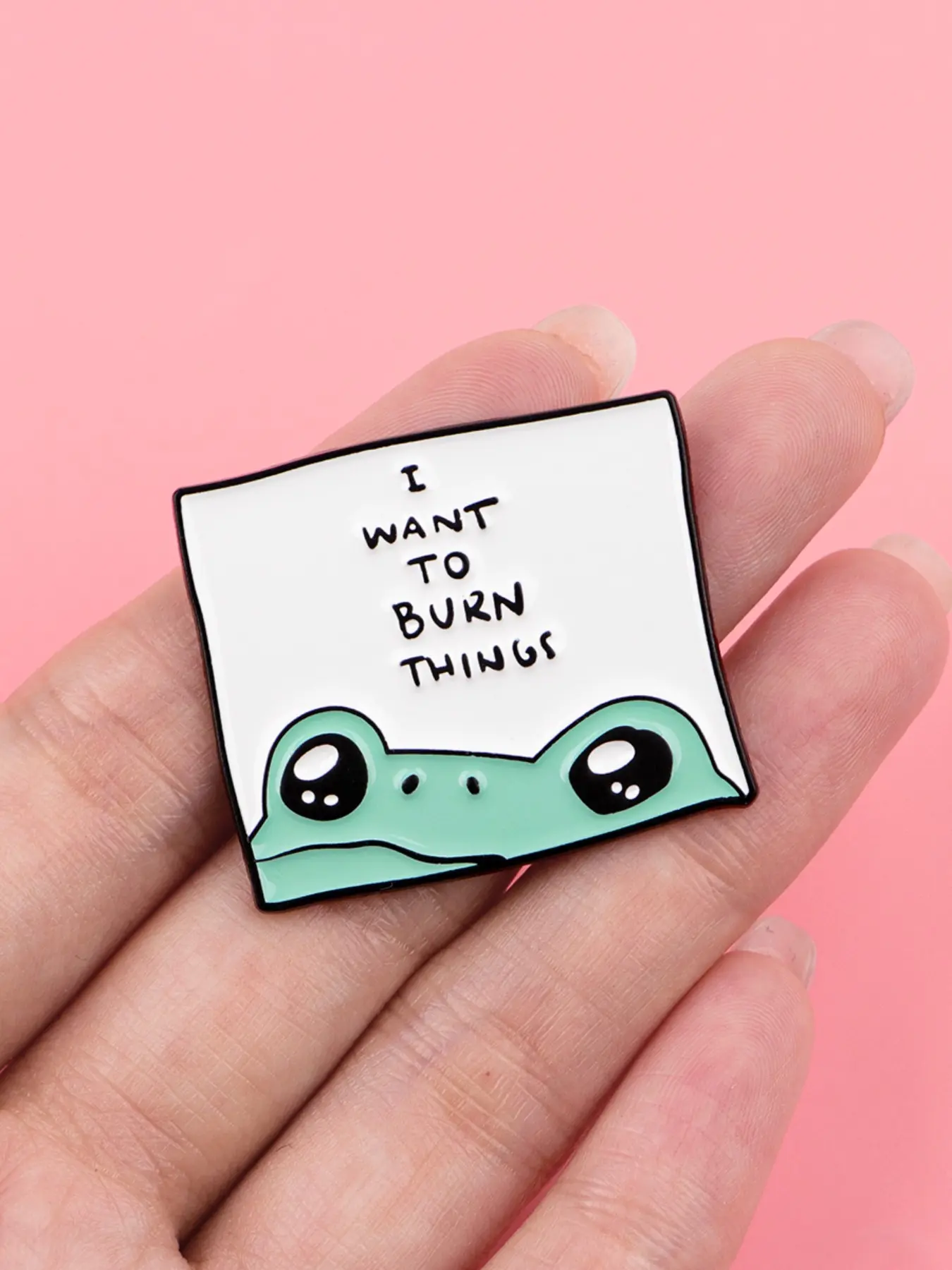 I WANT TO BURN THINGS Adorable Frog Quote Pin, Brooch Pin Clip, Brooch Pins, Lapel Pins, Zinc Alloy Badge, Animal Design Accessory for Backpacks & Clothing, Unique Gift for Friends & Family
