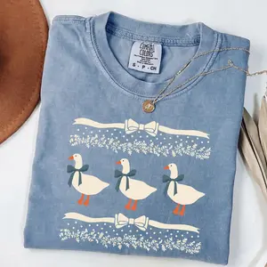 Comfort Colors Cute 1980s Vintage Blue Ribbon Goose Tee, Retro Graphic Tshirt, Funny Retro Goose With Hearts Tshirt, Colorful 80s Vintage Tee, Unisex Casual Graphic T-Shirts