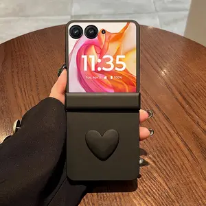 Love heart-shaped phone case with hinge protection and hard PC back plate. This protective phone case is suitable for Motorola Razr 2024, Razr 2025, Razr 50, Razr 60, Razr 50 Ultra, Razr 60 Ultra
