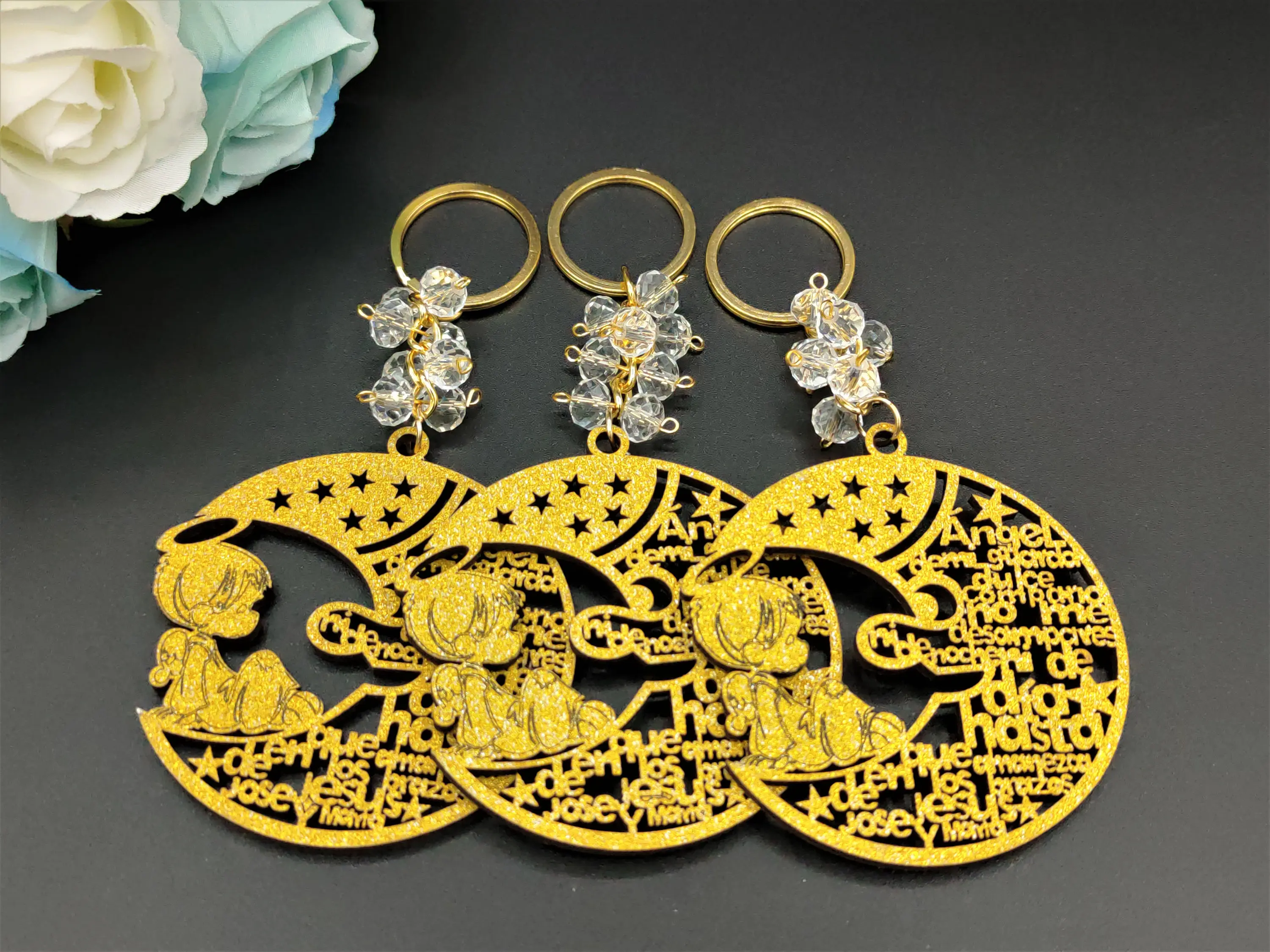 US 12pcs Gold Glittle Angel Boy in the Moon Design Laser Cutout Keychain Baptism Favors with Boy Angel Recuerdos de Bautizo With Organza Bags
