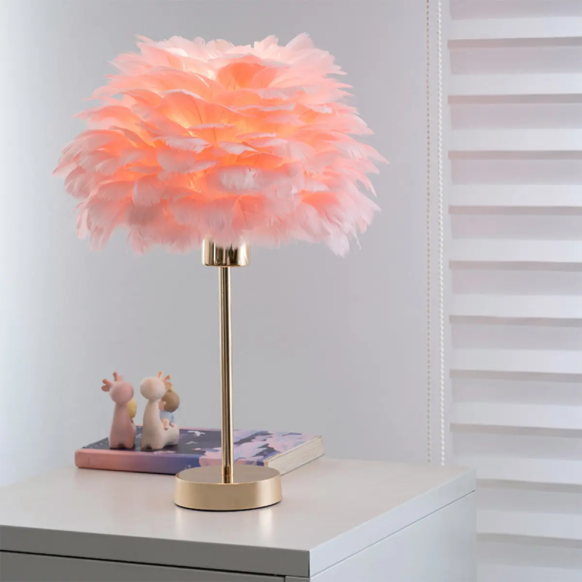 Style C Pink Feather Lamp