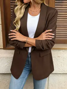 A fashionable brown minimalist style suit jacket for women, versatile in basic design, suitable for commuting to work, shopping and outdoor activities, indoor and outdoor wear