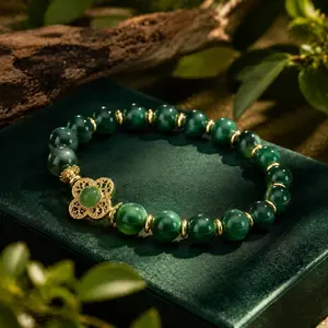 Green Agate Artificial Bracelet, Fashionable Health & Wealth Symbol, Ideal Gift for Costume Jewelry Enthusiasts