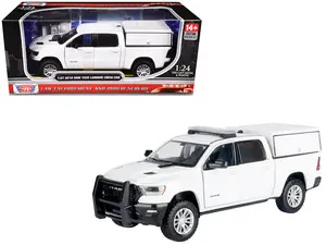 2019 RAM 1500 Laramie Crew Cab Truck with Truck Bed Camper White "Custom Builder's Kit" 1/27 Diecast Model Car by Motormax