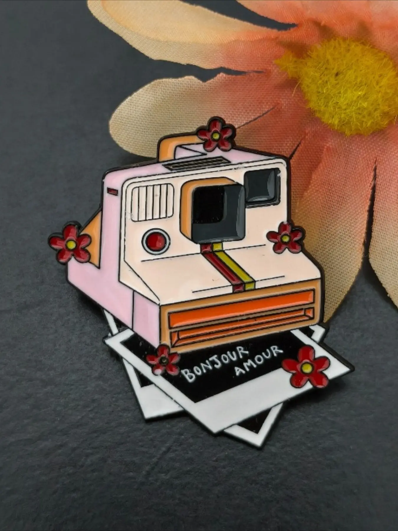 Small Floral Camera Enamel Pin "Bonjour Amour" Instant Camera Flowers Elegant Brooch Lapel Badge for Photographers Lovers Enamel Lapel Pins