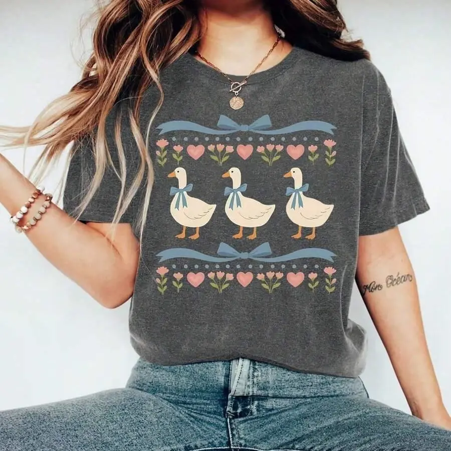 Women's Vintage Acid Washed Duck Graphic Short Sleeve T-Shirt - Fashion Oversized Fit, Cute Coquette Bow Aesthetic, Premium Fabric