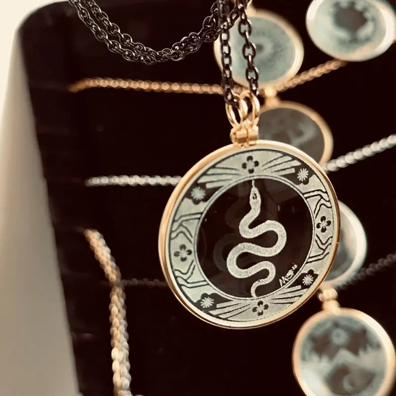 Magnifeye13 The Western SnakeSolar Lighter Necklace & Solar Lighter for Campers & Outdoor Adventures