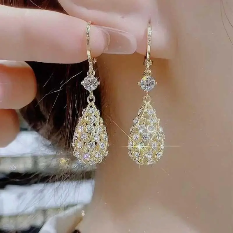 Hollow-Out Rhinestone Teardrop Earrings for Women, Premium Look, Fashionable Versatile Ear Jewelry, Elegant Refined Dignified Drop Earrings HNAN46
