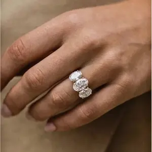 Luxurious Exquisite White Oval Cubic Zirconia Decorative Gold Ring , Timeless Engagement and Anniversary Jewelry , A Great Gift for Her