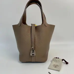 Pre-owned HERMÈS leather Handbag Hermes Picotin Lock 22 Togo Leather, Etoupe 【BF 12Z】QQ2750