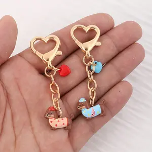 1pc/20pcs Cute Dachshund Heart Keychain, Golden Heart Buckle with Enamel Dog Charm, Adorable and Playful Design. Perfect for Daily Key Hanging, Adding a Cute Touch to Bags, Suitable as a Birthday Gift for Friends and Classmates, Keychain Kawaii