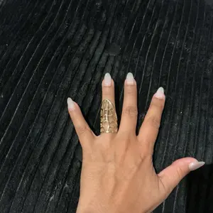 Anillo modelo Mónica oro 10k italiano          size 6 1/2