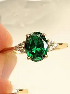 Chic Emerald Accent Ring, Romantic Jewelry for 30+ Adults, Perfect for Valentine's Day & Weddings, Emerald Solitaire Engagement Ring