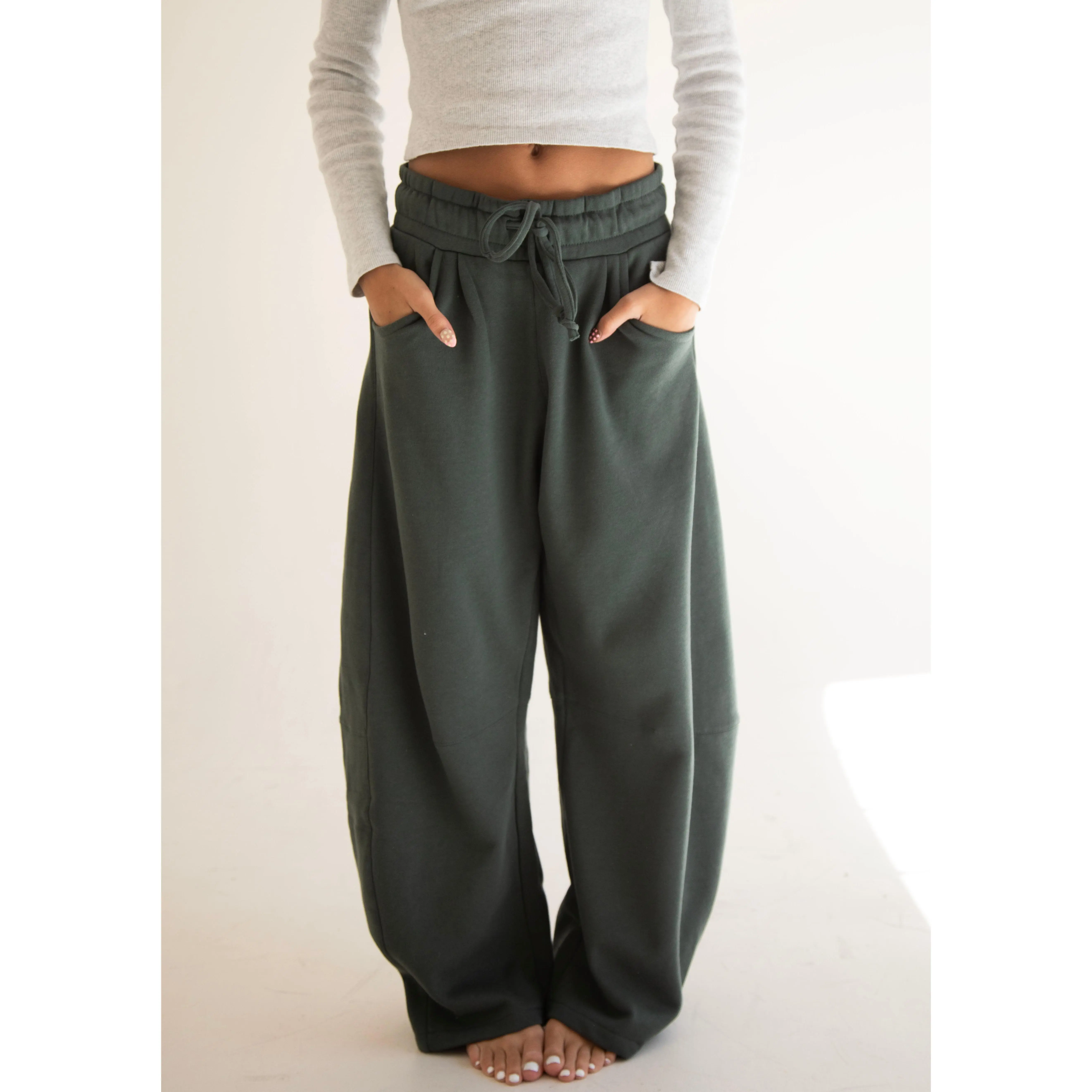 Chill Girl Sweatpants in Olive Green