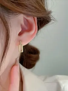 A pair of square tassel fashion earrings, French fashion and simple style, suitable for banquets and parties, High quality earrings