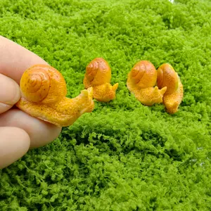 Set of 4 Realistic Snail Figurines, Miniature Succulent Decorative Garden Decor, Cute Animal Resin Crafts, Desktop & Gardening Ornaments