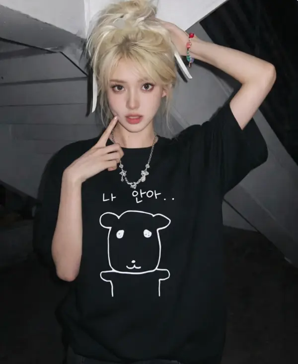 Hug Me Bear Korean Meme Unisex Loose Tshirt Daily Street Shoot Breathable Cotton Tee Minimal Cartoon Graphic Heat Transfer Tshirt