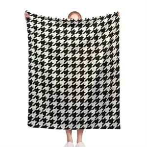 Contemporary Black & White Houndstooth Fleece Blanket - Soft Breathable 100% Polyester, High-Definition Digital Print, All-Season Cozy Throw For Bed, Couch, Or Gift - Machine Washable, Blanket For Bed