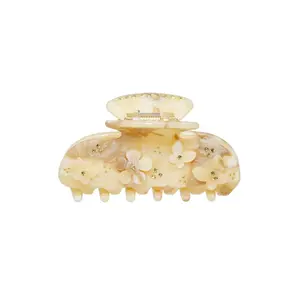 Sweetheart Hair Claw Clip in Chantilly Angel Food