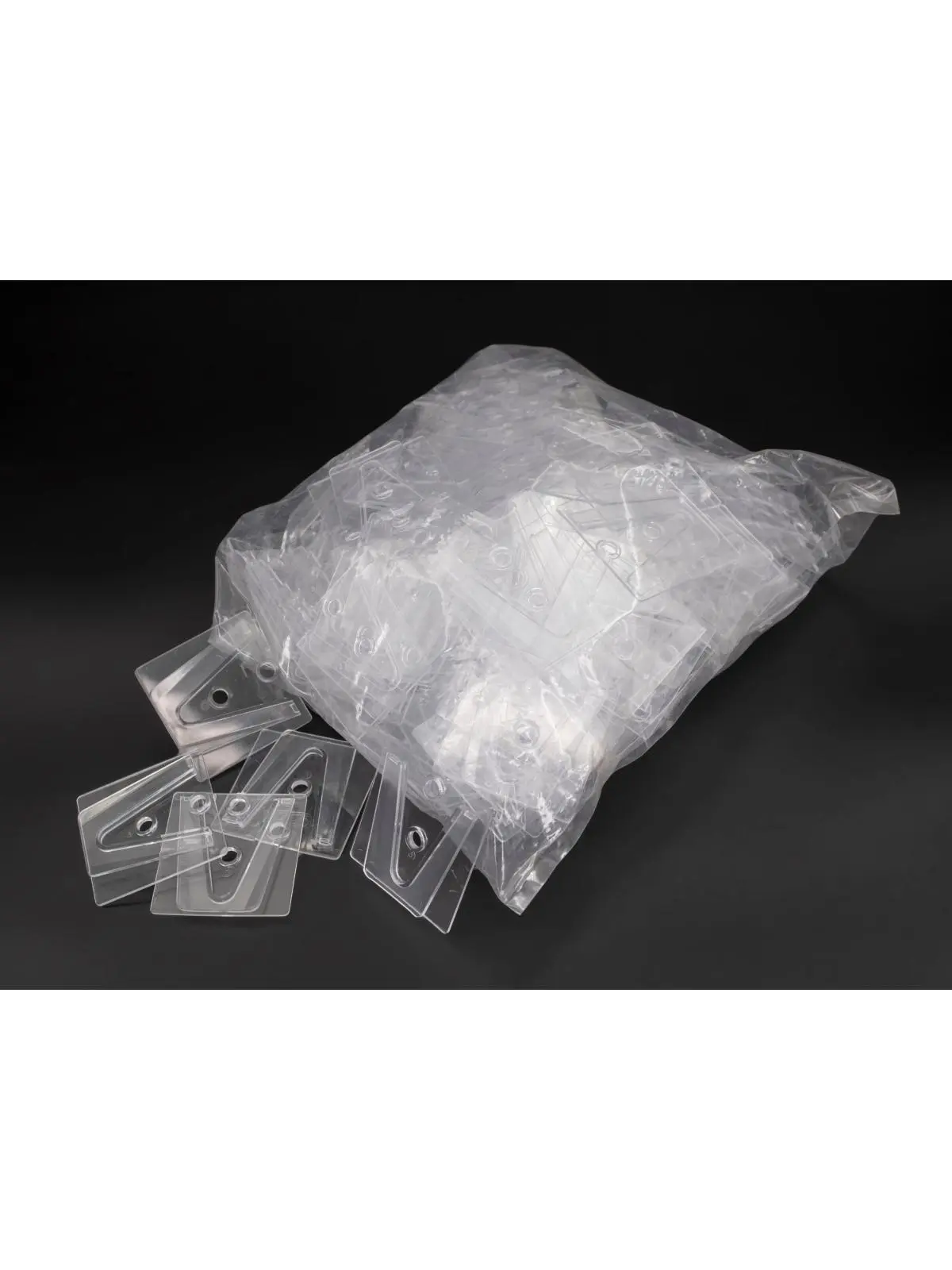 212 MAIN Plastic Parapet Holiday Decoration Clips - 100-Pack, Light Weight, Easy-to-Use Wall-Mountable Clips for C9/C7 Lights, Home & Party Festive Supplies, C9 And/Or C7 Lights
