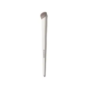 Morphe M132 Angled Concealer Brush - Dense Bristled Precision Applicator for Creams & Liquids - Ideal for Nose & Under Eye Concealing