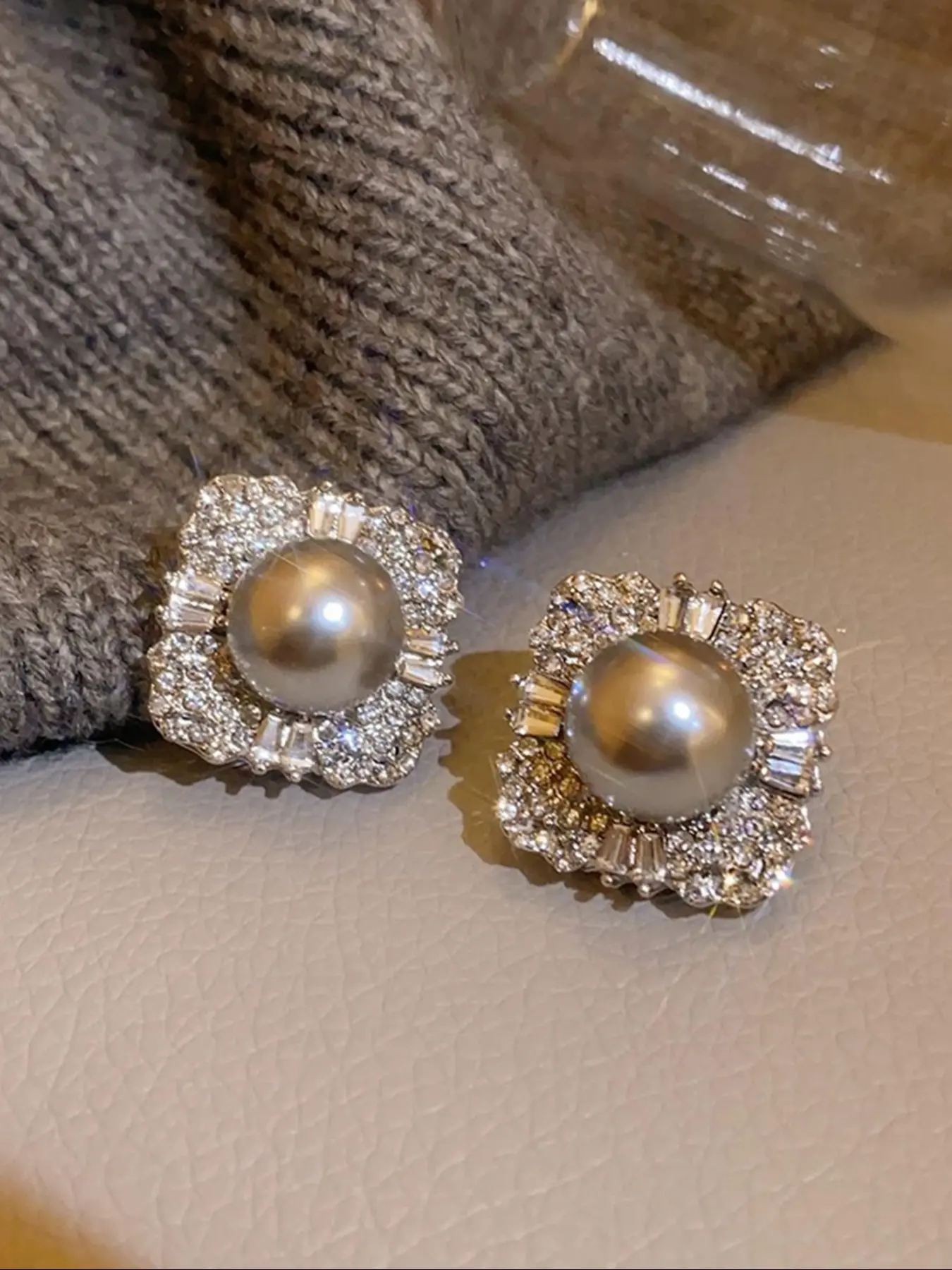 Elegant Rhinestone Stud Earrings for Women, Geometric Design Full Drill Fashion Jewelry, Perfect for Daily Wear, Parties, and Festivals