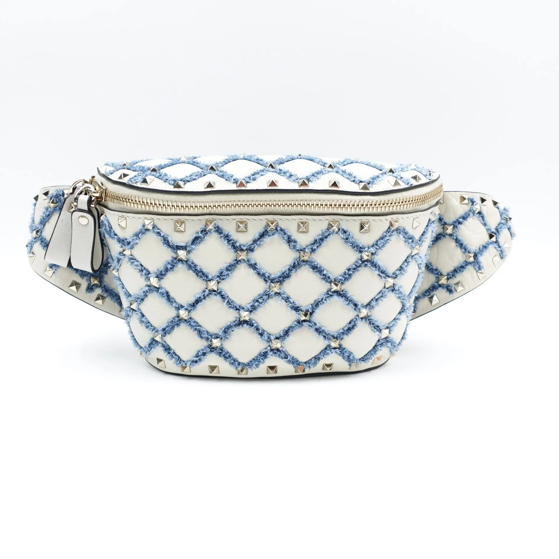 Pre-owned Valentino quilted textile with leather trim Shoulder Bags Blue White Quilted Rockstud Belt Bag T10423824