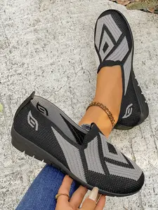 Women's Flyknit Slip-On Shoes, Round Toe Breathable Anti-Slip Soft Comfort, Large Size Solid Casual Footwear, Casual Fashion Shoes, All Seasons Textile