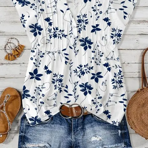 Women's Fashionable French Retro Blue-and-White Floral Top, Pleated V-Neck with Loose Slimming Flutter Sleeves, Summer Boho Cottagecore Shirt Blouse for Island Travel, Dates and Commuting