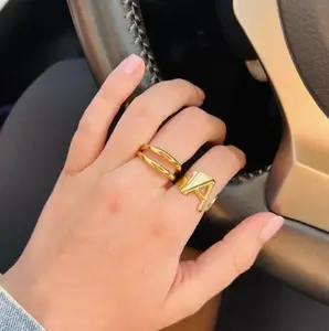 Kenz Initial Ring
