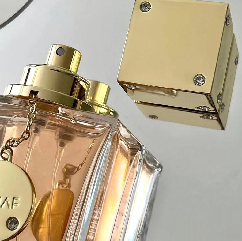 Armaf Club De Nuit Maleka Eau De Parfum 3.6 FL.OZ Fruity Amber Musk Sandalwood Perfume for Men with Bergamot Jasmine Spicy Rose Woody Notes