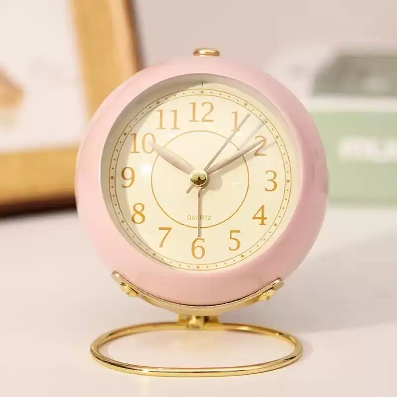 Silent Nordic Style Desktop Clock, Glow-In-The-Dark Hands, Metal Round Alarm Clock, Analog Clock, Decorative Clock, Battery Operated Clock, Creative Decorative Clock, Battery Powered Alarm Clock, Essential Home Decor for Bedroom and Modern Workspace