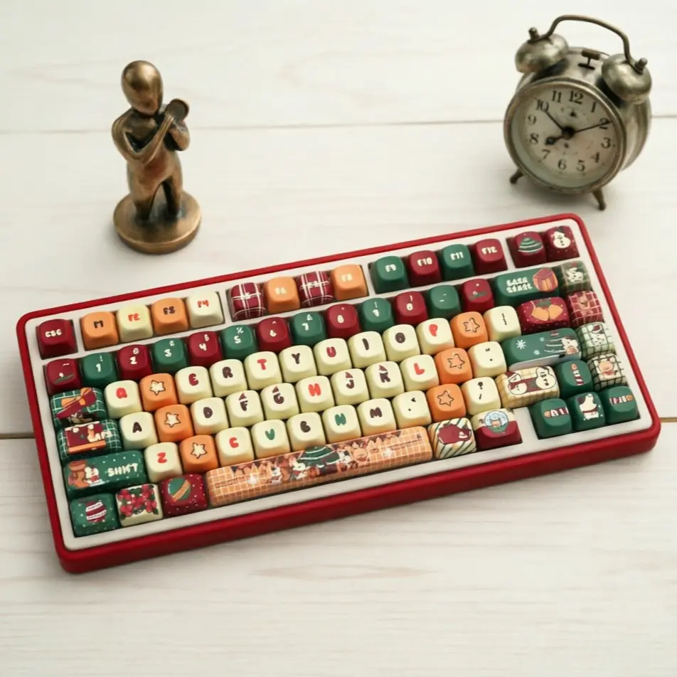 134-Key Christmas Theme Pbt Keycaps, Dye Sublimation Process, Moa Profile, Compatible with Mx Axes, Mechanical Keyboard, for 61/64/68/87/96/104/108 Keyboards, Aesthetics