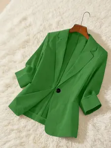 A women's plain lapel single-breasted one-button mid-sleeve double-pocket fitted elegant suit jacket, suitable for spring and autumn seasons suitable for office and daily wear.