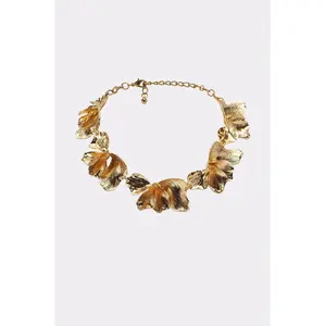 ON A BEACH NECKLACE ON A BEACH NECKLACE