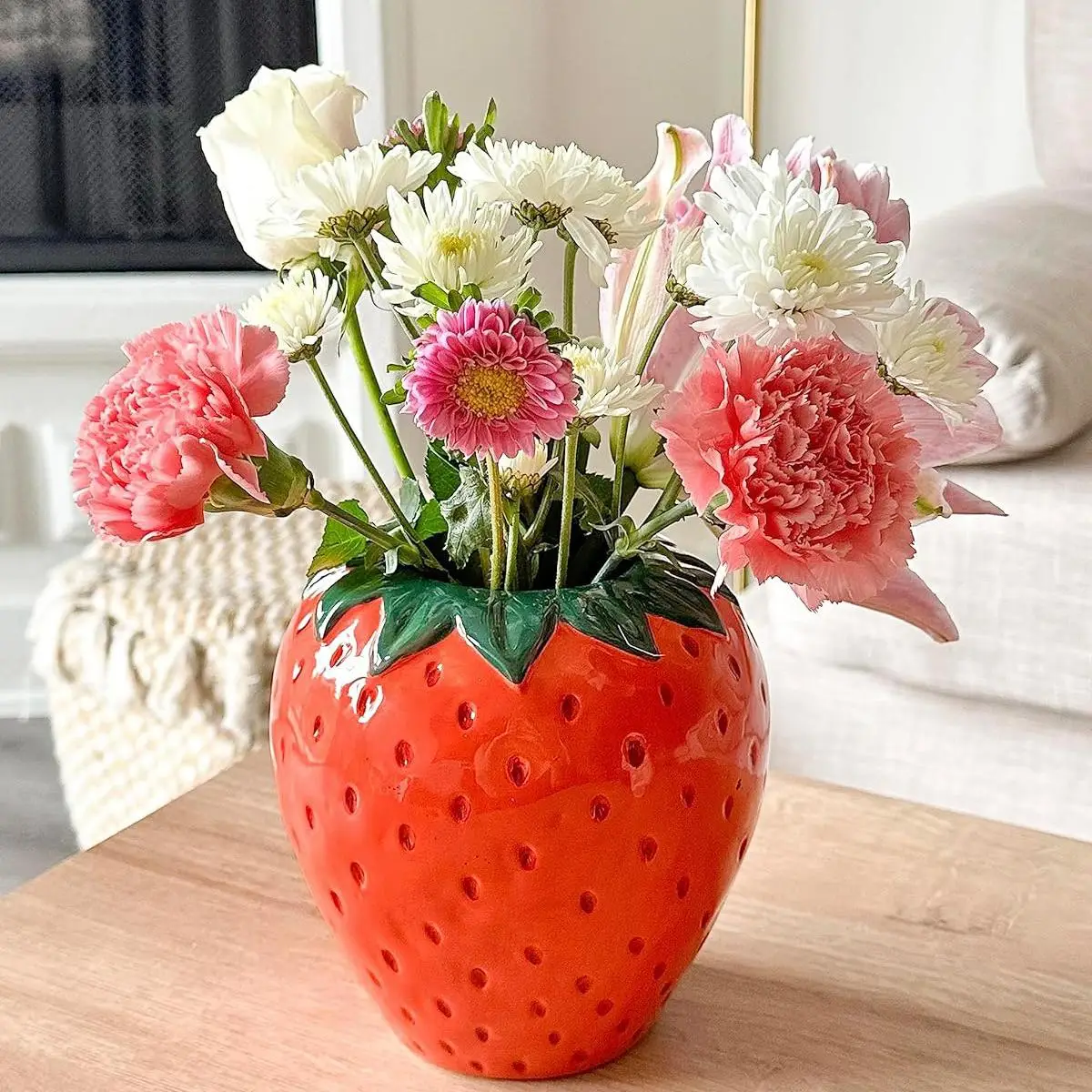 Decorating Strawberry Shaped Vase, Vintage Fruit Design Decorative Ceramic Bouquet Vase, High Grade Decorative Flower Vase for Home Living Room Office