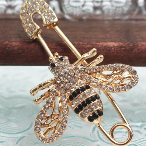 Elegant Rhinestone Bee Brooch Pin, Sparkling Exquisite, Unique Design Lapel Pin for Suits & Sweaters, Fashion Accessory for Women & Men, Men Accessories, Alloy Brooch Pin, Brooch Pin Clip