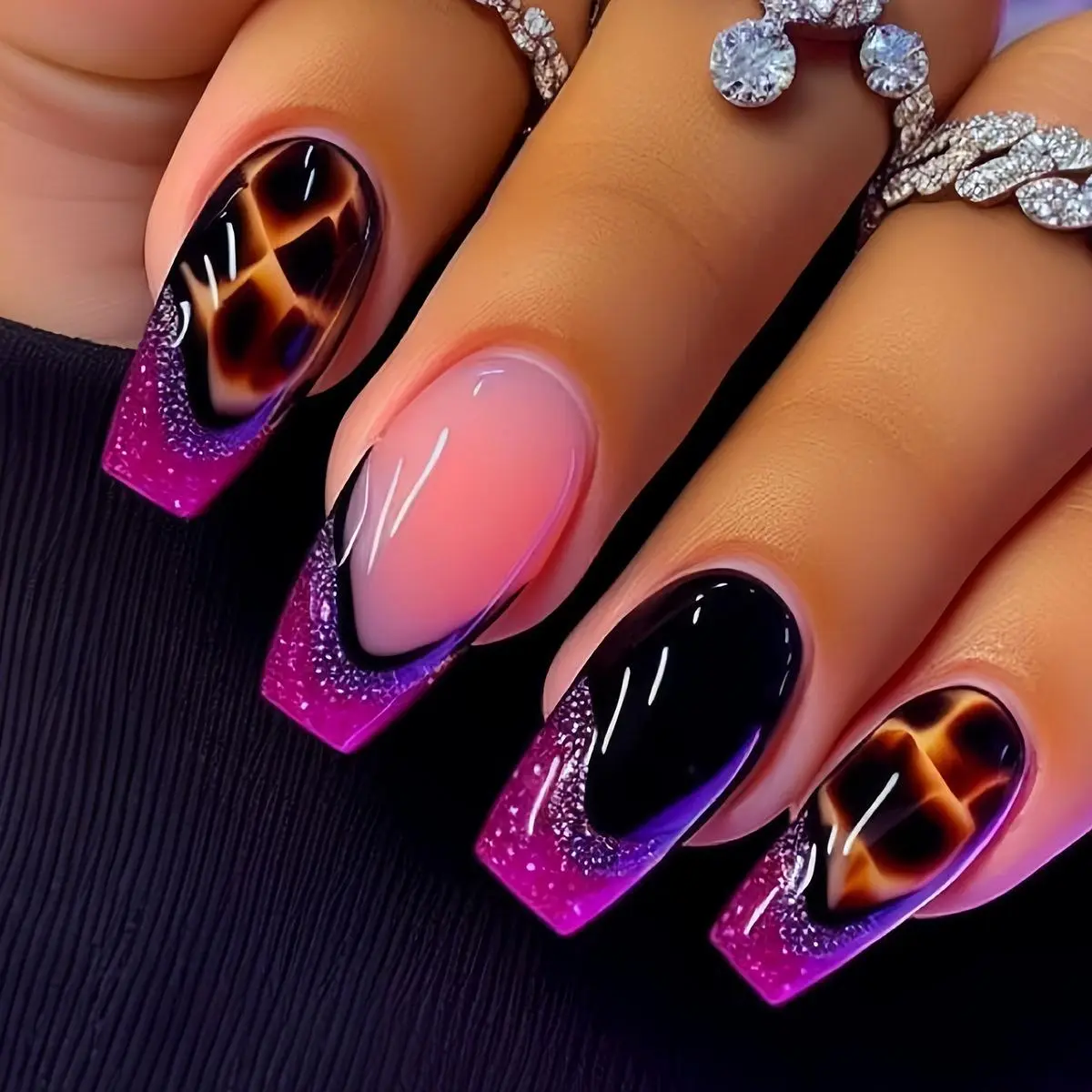 Trendy Ombre French Nail Tips with and Gradient, Animal Print Glittering Fake Nails for Parties and Daily Wear, Short Length Design