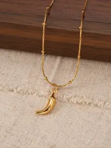 1pc Stylish Gold “Little Chili Pepper” Exquisite Pendant Stainless Steel Necklace (Fade-Resistant) – A Fashionable, Unique Necklace for Women's Everyday Wear and Parties