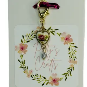 Medium Lobster Claps Stitch Marker With Elegant Heart Charm